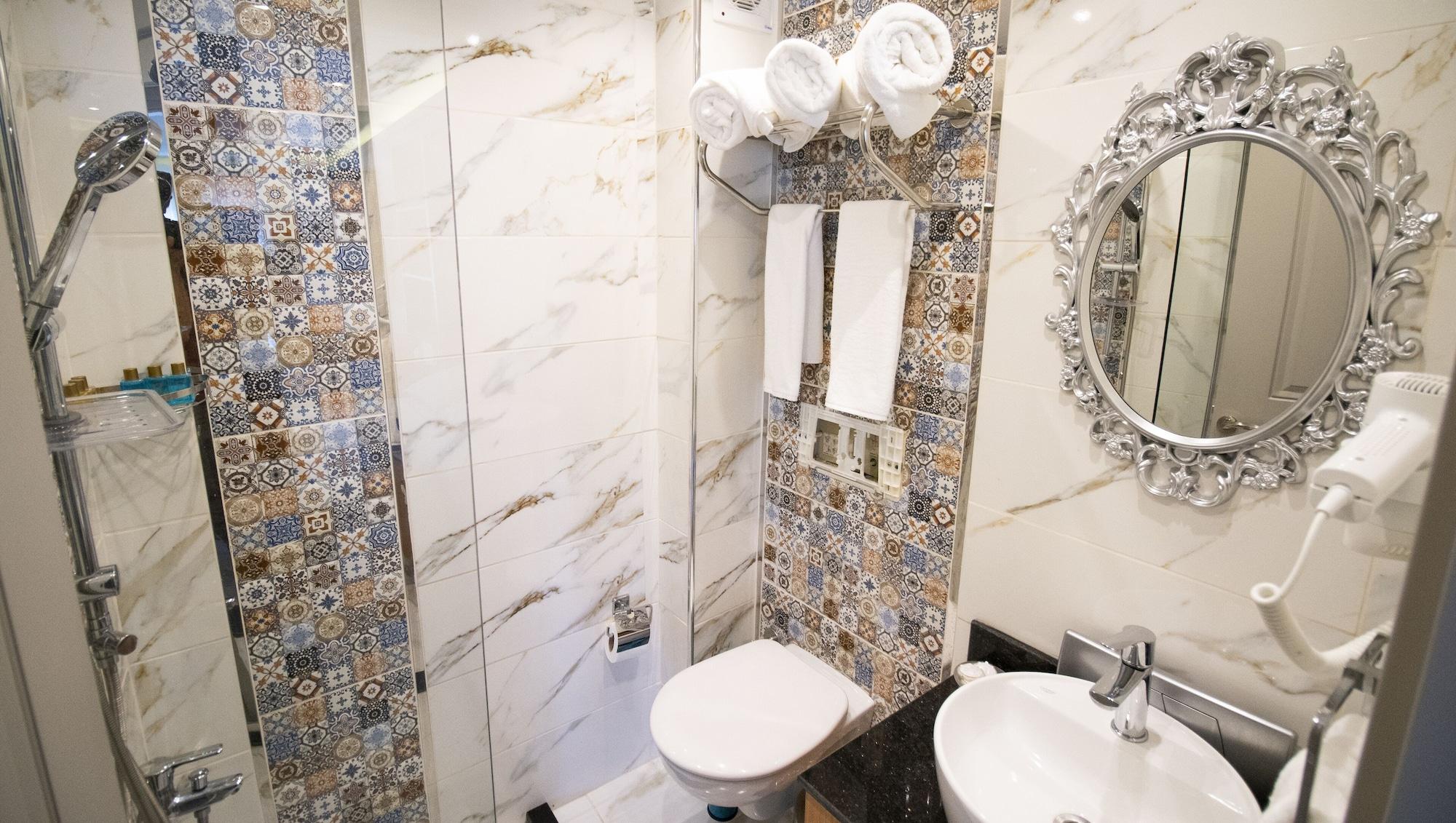 Hotel Buyuk Hamit Istanbul Exterior photo